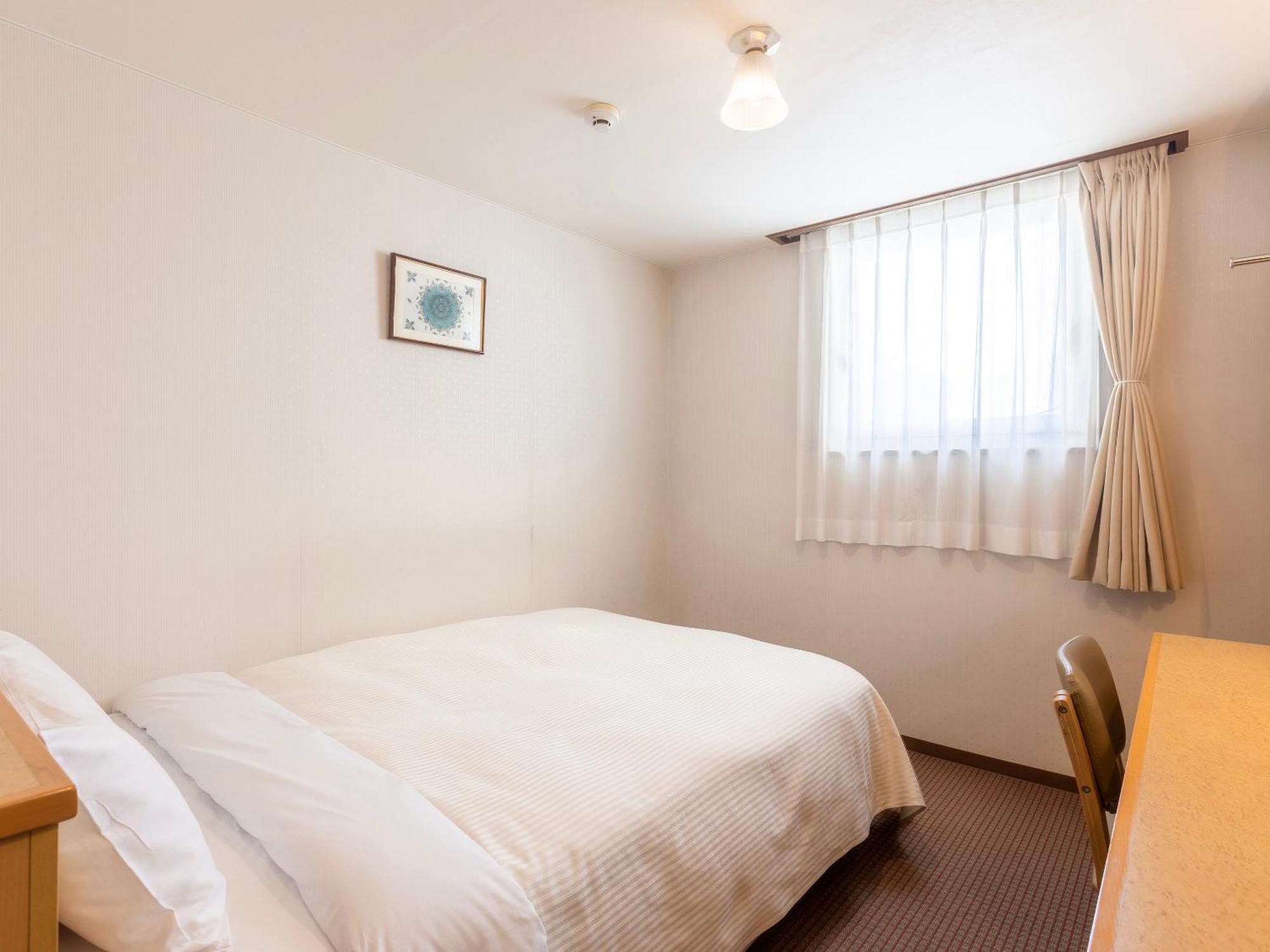 Nagoya Crown Hotel Room photo