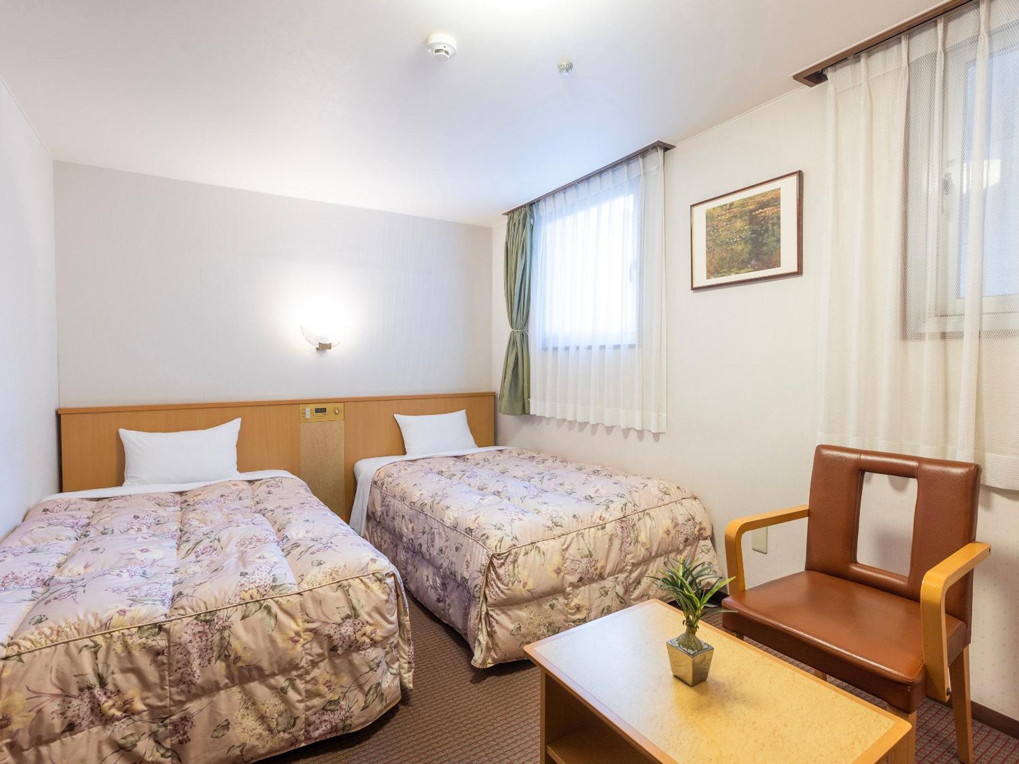 Nagoya Crown Hotel Room photo